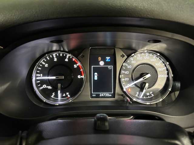 トヨタ ハイラックス Z 道央・札幌 2021(令3)年 2.5万km アティチュードブラックマイカ 【2508006052】/４ＷＤ　/トヨタセーフティセンス　/純正ナビ　/フルセグＴＶ　/Ｂｌｕｅｔｏｏｔｈ　/バックカメラ　/純正１７インチアルミホイール　/トノカバー　/オーバーフェンダー　/デジタルインナーミラー　/リアモニター　/レーダークルーズ/革調シートカバー/ルームライトLED/LEDヘッドライト/フォグライト/ＥＴＣ
