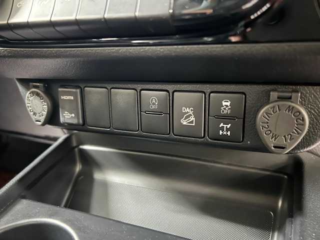 トヨタ ハイラックス Z 道央・札幌 2021(令3)年 2.5万km アティチュードブラックマイカ 【2508006052】/４ＷＤ　/トヨタセーフティセンス　/純正ナビ　/フルセグＴＶ　/Ｂｌｕｅｔｏｏｔｈ　/バックカメラ　/純正１７インチアルミホイール　/トノカバー　/オーバーフェンダー　/デジタルインナーミラー　/リアモニター　/レーダークルーズ/革調シートカバー/ルームライトLED/LEDヘッドライト/フォグライト/ＥＴＣ