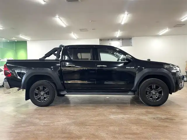 トヨタ ハイラックス Z 道央・札幌 2021(令3)年 2.5万km アティチュードブラックマイカ 4WD　/トヨタセーフティセンス　/純正ナビ　/フルセグＴＶ/CD/DVD/Bluetooth/HDMI/SD/USB/バックカメラ　/純正１７インチアルミホイール　/トノカバー　/ロールバー/オーバーフェンダー　/デジタルインナーミラー型前後ドラレコ/リアモニター　/レーダークルーズコントロール/クラッツィオシートカバー/ミラーヒーター/LEDヘッドライ/LEDフォグランプ/ETC/コーナーセンサー/スマートキー×2/保証書/取扱説明書