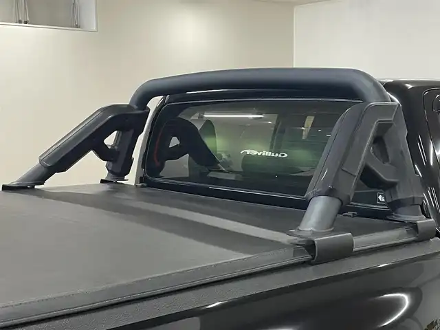 トヨタ ハイラックス Z 道央・札幌 2021(令3)年 2.5万km アティチュードブラックマイカ 4WD　/トヨタセーフティセンス　/純正ナビ　/フルセグＴＶ/CD/DVD/Bluetooth/HDMI/SD/USB/バックカメラ　/純正１７インチアルミホイール　/トノカバー　/ロールバー/オーバーフェンダー　/デジタルインナーミラー型前後ドラレコ/リアモニター　/レーダークルーズコントロール/クラッツィオシートカバー/ミラーヒーター/LEDヘッドライ/LEDフォグランプ/ETC/コーナーセンサー/スマートキー×2/保証書/取扱説明書