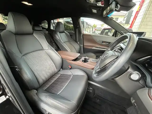 トヨタ ハリアー Z 群馬県 2023(令5)年 2万km プレシャスブラックパール ワンオーナー/純正メモリナビ/(BT/フルセグTV)/バックカメラ/追従機能付きクルーズコントロール/ビルトインETC2.0/JBLオーディオ/パワーシート(D)/衝突軽減システム/盗難防止装置/電動リアゲート/オートマチックハイビーム/ドアバイザー/純正フロアマット/プッシュスタート/スマートキー×２/保証書＆取説
