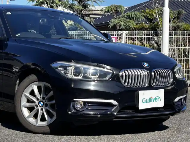 ＢＭＷ １１８ｉ スタイル 静岡県 2015(平27)年 6.9万km 黒 エンジンプッシュスタート/純正ナビ（CD.DVD.FM.AM.）/純正バイザー/純正アルミホイール16インチ/純正フロアマット/モード切替（SPORTS.NORMAL.ECO）/クルーズコントロール追従あり/アイドリングストップ/ドライブレコーダー/スペアキー