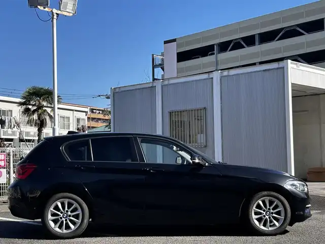 ＢＭＷ １１８ｉ スタイル 静岡県 2015(平27)年 6.9万km 黒 エンジンプッシュスタート/純正ナビ（CD.DVD.FM.AM.）/純正バイザー/純正アルミホイール16インチ/純正フロアマット/モード切替（SPORTS.NORMAL.ECO）/クルーズコントロール追従あり/アイドリングストップ/ドライブレコーダー/スペアキー