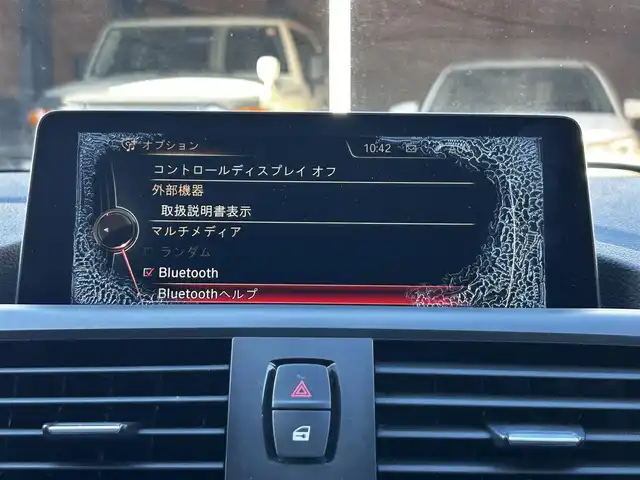 ＢＭＷ １１８ｉ スタイル 静岡県 2015(平27)年 6.9万km 黒 エンジンプッシュスタート/純正ナビ（CD.DVD.FM.AM.）/純正バイザー/純正アルミホイール16インチ/純正フロアマット/モード切替（SPORTS.NORMAL.ECO）/クルーズコントロール追従あり/アイドリングストップ/ドライブレコーダー/スペアキー