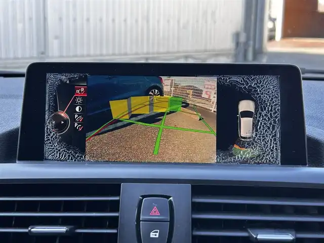 ＢＭＷ １１８ｉ スタイル 静岡県 2015(平27)年 6.9万km 黒 エンジンプッシュスタート/純正ナビ（CD.DVD.FM.AM.）/純正バイザー/純正アルミホイール16インチ/純正フロアマット/モード切替（SPORTS.NORMAL.ECO）/クルーズコントロール追従あり/アイドリングストップ/ドライブレコーダー/スペアキー