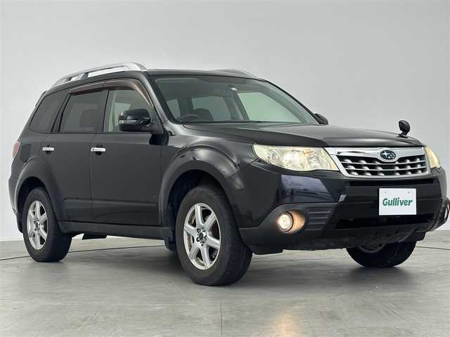 スバル フォレスター 2．0XSプレミアムセレクション 愛知県 2012(平24)年 14.8万km オブシディアンブラックパール サンルーフ　/BT／iPod／AUX　/クルーズコントロール　/前席シートヒーター　/横滑り防止装置　/前席パワーシート　/ＴＯＰＲＵＮ１６インチアルミホイール　/フルフラットシート　/純正フロアマット　/社外ETC　/純正アルミ付きサマータイヤ有り