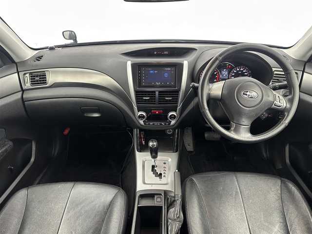 スバル フォレスター 2．0XSプレミアムセレクション 愛知県 2012(平24)年 14.8万km オブシディアンブラックパール サンルーフ　/BT／iPod／AUX　/クルーズコントロール　/前席シートヒーター　/横滑り防止装置　/前席パワーシート　/ＴＯＰＲＵＮ１６インチアルミホイール　/フルフラットシート　/純正フロアマット　/社外ETC　/純正アルミ付きサマータイヤ有り