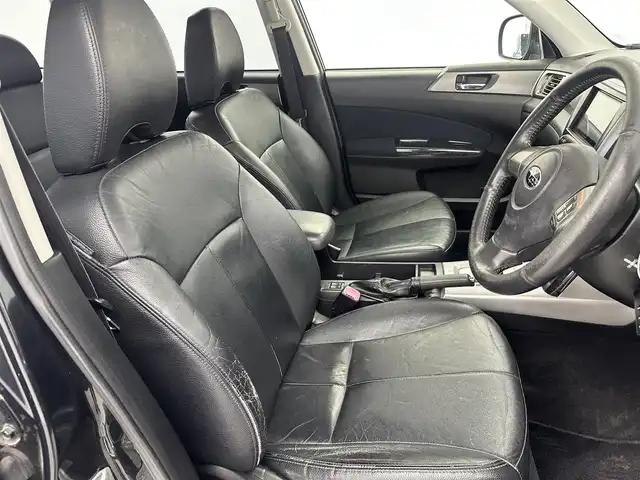 スバル フォレスター 2．0XSプレミアムセレクション 愛知県 2012(平24)年 14.8万km オブシディアンブラックパール サンルーフ　/BT／iPod／AUX　/クルーズコントロール　/前席シートヒーター　/横滑り防止装置　/前席パワーシート　/ＴＯＰＲＵＮ１６インチアルミホイール　/フルフラットシート　/純正フロアマット　/社外ETC　/純正アルミ付きサマータイヤ有り