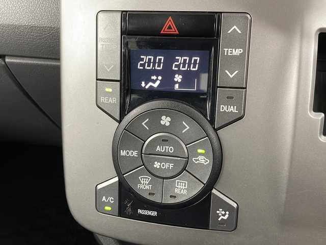 トヨタ ヴォクシー ZS 道央・札幌 2007(平19)年 16.4万km ブラック ・４WD/切替スイッチ有/・寒冷地仕様/・社外　HDDナビ/・ワンセグ/CD/DVD/・バックカメラ/・片側パワースライドドア/・フロントワイパーデアイザー/・ETC  /HIDライト/・パドルシフト/・社外エンジンスターター/・ABS