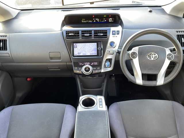 トヨタ プリウス α S 神奈川県 2012(平24)年 12.3万km ホワイトパールクリスタルシャイン (株)IDOMが運営する【じしゃロン秦野店】の自社ローン専用車両になります。こちらは現金またはオートローンご利用時の価格です。自社ローンご希望の方は別途その旨お申付け下さい/・メモリナビ/・フルセグテレビ/・バックカメラ/・ETC/・Bluetooth接続/・DVD再生機能