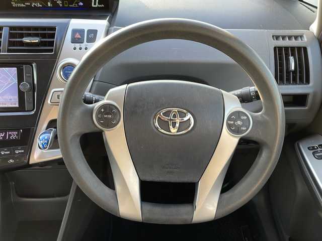 トヨタ プリウス α S 神奈川県 2012(平24)年 12.3万km ホワイトパールクリスタルシャイン (株)IDOMが運営する【じしゃロン秦野店】の自社ローン専用車両になります。こちらは現金またはオートローンご利用時の価格です。自社ローンご希望の方は別途その旨お申付け下さい/・メモリナビ/・フルセグテレビ/・バックカメラ/・ETC/・Bluetooth接続/・DVD再生機能