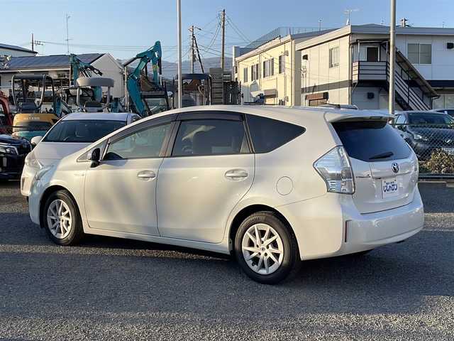 トヨタ プリウス α S 神奈川県 2012(平24)年 12.3万km ホワイトパールクリスタルシャイン (株)IDOMが運営する【じしゃロン秦野店】の自社ローン専用車両になります。こちらは現金またはオートローンご利用時の価格です。自社ローンご希望の方は別途その旨お申付け下さい/・メモリナビ/・フルセグテレビ/・バックカメラ/・ETC/・Bluetooth接続/・DVD再生機能