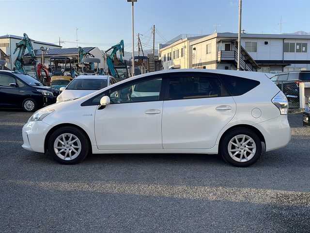 トヨタ プリウス α S 神奈川県 2012(平24)年 12.3万km ホワイトパールクリスタルシャイン (株)IDOMが運営する【じしゃロン秦野店】の自社ローン専用車両になります。こちらは現金またはオートローンご利用時の価格です。自社ローンご希望の方は別途その旨お申付け下さい/・メモリナビ/・フルセグテレビ/・バックカメラ/・ETC/・Bluetooth接続/・DVD再生機能