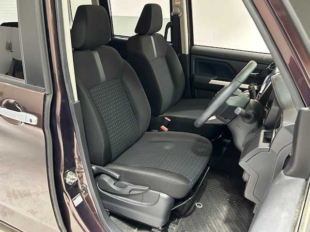トヨタ ルーミー カスタムG 宮城県 2023(令5)年 2.5万km プラムブラウンパールクリスタルシャイン ワンオーナー/スマートアシスト/・衝突回避支援ブレーキ機能/・車線逸脱警報機能/・先行者発進お知らせ機能/・アダプティブドライビングビーム/・コーナーセンサー/・標識認識機能/・前者速追従機能付きアダプティブクルーズコントロール/純正ナビ/・バックカメラ/・Bluetooth/CD/・フルセグTV/オートブレーキホールド/電動パーキング/両側パワースライドドア/ビルトインETC/プッシュスタート/スマートキー/LEDヘッドライト/オートライト/フォグランプ/純正アルミホイール/純正フロアマット/ドアバイザー/電動格納ミラー