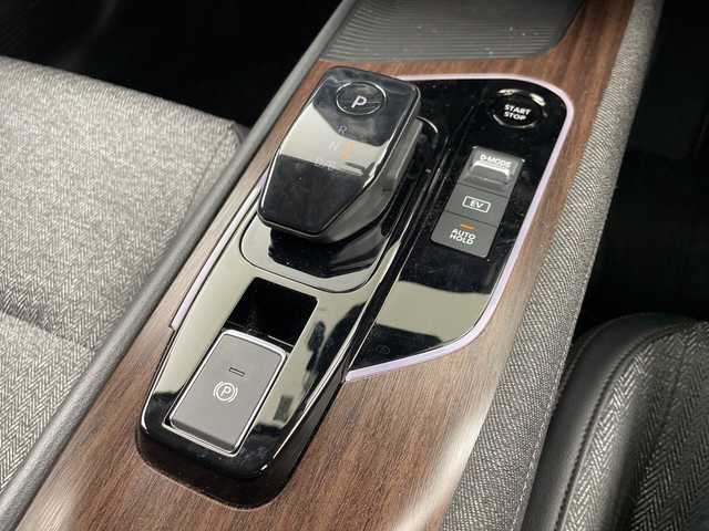 日産 オーラ G 岐阜県 2023(令5)年 1.6万km 紺 純正9インチナビ【MM222D-L】/AM FM/SD/Bluetooth /HDMI/フルセグテレビ/アラウンドビューモニター/ナビ連携ドライブレコーダー/革巻きステアリング/ステアリングリモコン/ステアリングヒーター/ハーフレザーシート/シートヒーター(D/N席)/デジタルインナーミラー/ビルトインETC/電動パーキングブレーキ/オートホールド機能/ブラインドスポットビューモニター/コーナーセンサー/速度標識表示/標識検知支援/側方支援/車線逸脱警報/車線逸脱防止支援/後側方支援/後側方車両検知警報/後側方衝突防止支援/エマージェンシーブレーキ/横滑り防止装置/駐車支援/移動物検知機能/後退時車両検知警報/ふらつき警報/凍結注意警報/トレースコントロール