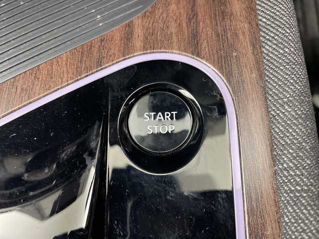 日産 オーラ G 岐阜県 2023(令5)年 1.6万km 紺 純正9インチナビ【MM222D-L】/AM FM/SD/Bluetooth /HDMI/フルセグテレビ/アラウンドビューモニター/ナビ連携ドライブレコーダー/革巻きステアリング/ステアリングリモコン/ステアリングヒーター/ハーフレザーシート/シートヒーター(D/N席)/デジタルインナーミラー/ビルトインETC/電動パーキングブレーキ/オートホールド機能/ブラインドスポットビューモニター/コーナーセンサー/速度標識表示/標識検知支援/側方支援/車線逸脱警報/車線逸脱防止支援/後側方支援/後側方車両検知警報/後側方衝突防止支援/エマージェンシーブレーキ/横滑り防止装置/駐車支援/移動物検知機能/後退時車両検知警報/ふらつき警報/凍結注意警報/トレースコントロール