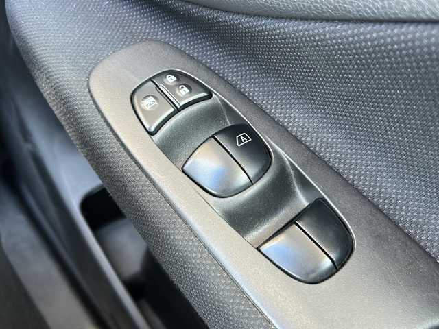 日産 セレナ ハイウェイスター Sハイブリッド 静岡県 2014(平26)年 10.5万km ブリリアントホワイトパール 純正SDナビ/・CD/・DVD/・ワンセグTV/・Bluetooth/・USB/・AM/・FM/主要装備/・純正後席モニター/・両側パワスラ/・衝突軽減/・レーンキープ/・バックカメラ/・クルコン/・LEDヘッドライト/・オートライト/・フォグランプ/・純正フロアマット/・純正アルミホイール/・スマートキー/・プッシュスタート