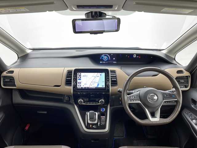 日産 セレナ e－パワー ハイウェイスター V 茨城県 2018(平30)年 6.6万km ブリリアントホワイトパール 純正９型ナビ　フルセグＴＶ　パノラミックビューモニター　バックモニター　衝突軽減ブレーキ　両側電動スライドドア　シートヒーター　デジタルインナーミラー　スマートキー　ＬＥＤライト　追従クルコン　ＥＴＣ