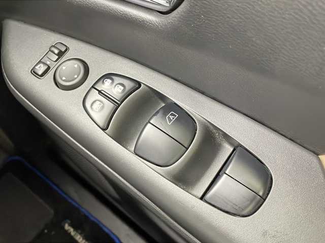 日産 セレナ e－パワー ハイウェイスター V 茨城県 2018(平30)年 6.6万km ブリリアントホワイトパール 純正９型ナビ　フルセグＴＶ　パノラミックビューモニター　バックモニター　衝突軽減ブレーキ　両側電動スライドドア　シートヒーター　デジタルインナーミラー　スマートキー　ＬＥＤライト　追従クルコン　ＥＴＣ