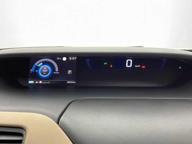 日産 セレナ e－パワー ハイウェイスター V 茨城県 2018(平30)年 6.6万km ブリリアントホワイトパール 純正９型ナビ　フルセグＴＶ　パノラミックビューモニター　バックモニター　衝突軽減ブレーキ　両側電動スライドドア　シートヒーター　デジタルインナーミラー　スマートキー　ＬＥＤライト　追従クルコン　ＥＴＣ