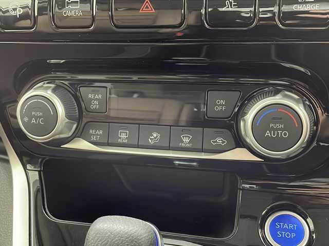 日産 セレナ e－パワー ハイウェイスター V 茨城県 2018(平30)年 6.6万km ブリリアントホワイトパール 純正９型ナビ　フルセグＴＶ　パノラミックビューモニター　バックモニター　衝突軽減ブレーキ　両側電動スライドドア　シートヒーター　デジタルインナーミラー　スマートキー　ＬＥＤライト　追従クルコン　ＥＴＣ