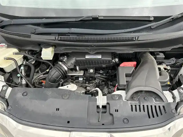 ホンダ ステップワゴン スパーダ クールスピリット 滋賀県 2016(平28)年 7.8万km ホワイトオーキッドパール ガソリン/2WD(FF)/CVT/純正SDナビ/（フルセグ/Bluetooth/CD/DVD/ipod/AM/FM/SD）/プリクラッシュブレーキアシスト/ヒルスタート（坂道発進）アシスト/レーンキープアシスト/バックカメラ/ETC/フリップダウンモニター/横滑り防止/ECON/アイドリングストップ/パドルシフト/シートヒーター/両側パワースライドドア/ミラーヒーター/レーダクルーズコントロール/ドライブレコーダー/オートライト/フォグランプ/純正マット/ドアバイザー/純正AW付きサマー積込み/（205/55/R17）/ウィンカーミラー/集中ドアロック