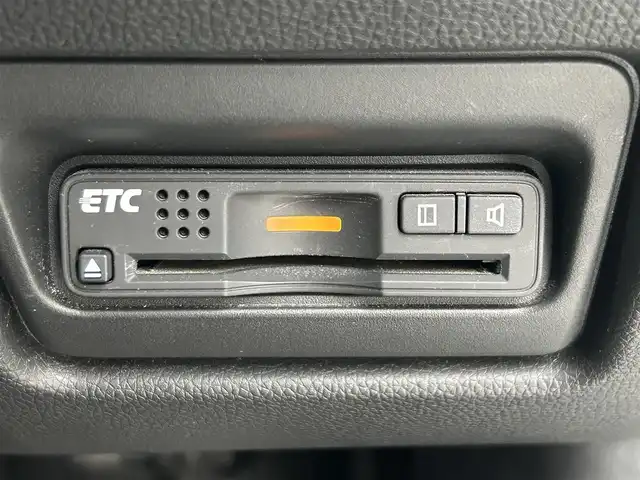 ホンダ ステップワゴン スパーダ クールスピリット 滋賀県 2016(平28)年 7.8万km ホワイトオーキッドパール ガソリン/2WD(FF)/CVT/純正SDナビ/（フルセグ/Bluetooth/CD/DVD/ipod/AM/FM/SD）/プリクラッシュブレーキアシスト/ヒルスタート（坂道発進）アシスト/レーンキープアシスト/バックカメラ/ETC/フリップダウンモニター/横滑り防止/ECON/アイドリングストップ/パドルシフト/シートヒーター/両側パワースライドドア/ミラーヒーター/レーダクルーズコントロール/ドライブレコーダー/オートライト/フォグランプ/純正マット/ドアバイザー/純正AW付きサマー積込み/（205/55/R17）/ウィンカーミラー/集中ドアロック