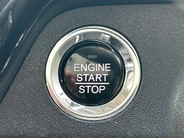 ホンダ ステップワゴン スパーダ クールスピリット 滋賀県 2016(平28)年 7.8万km ホワイトオーキッドパール ガソリン/2WD(FF)/CVT/純正SDナビ/（フルセグ/Bluetooth/CD/DVD/ipod/AM/FM/SD）/プリクラッシュブレーキアシスト/ヒルスタート（坂道発進）アシスト/レーンキープアシスト/バックカメラ/ETC/フリップダウンモニター/横滑り防止/ECON/アイドリングストップ/パドルシフト/シートヒーター/両側パワースライドドア/ミラーヒーター/レーダクルーズコントロール/ドライブレコーダー/オートライト/フォグランプ/純正マット/ドアバイザー/純正AW付きサマー積込み/（205/55/R17）/ウィンカーミラー/集中ドアロック