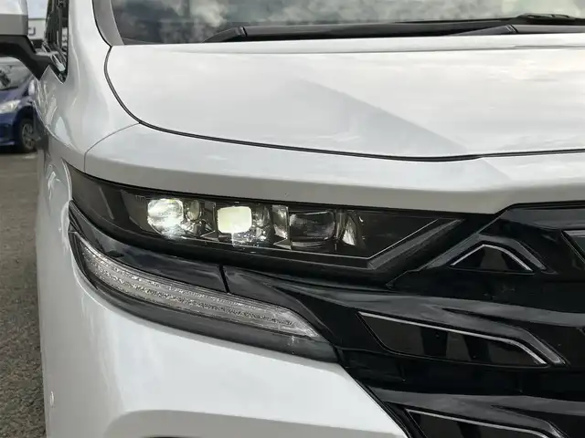 トヨタ ヴェルファイア ハイブリット Z プレミア 宮城県 2023(令5)年 2万km プラチナホワイトパールマイカ １オーナー//３６０°カメラ//純正メモリナビ（フルセグＴＶ、ＡＭ、ＦＭ、ＢＴ）//ムーンルーフ//ユニバーサルステップ//フリップダウンモニター//ＢＳＭ//レーダークルコン//ビルトインＥＴＣ２．０//ＵＳＢポート//１００Ｖ電源//パワーバックドア//ステアリングアシスト//ヘッドアップディスプレイ//シートヒーター//エアシート//横滑り防止機能