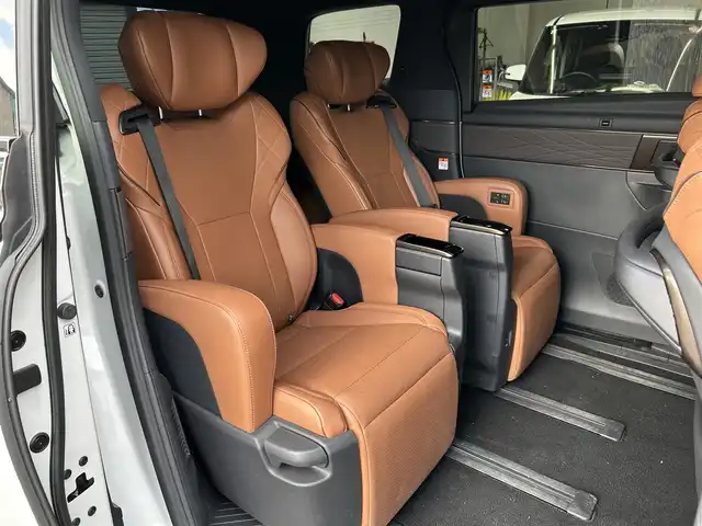 トヨタ ヴェルファイア ハイブリット Z プレミア 宮城県 2023(令5)年 2万km プラチナホワイトパールマイカ １オーナー//３６０°カメラ//純正メモリナビ（フルセグＴＶ、ＡＭ、ＦＭ、ＢＴ）//ムーンルーフ//ユニバーサルステップ//フリップダウンモニター//ＢＳＭ//レーダークルコン//ビルトインＥＴＣ２．０//ＵＳＢポート//１００Ｖ電源//パワーバックドア//ステアリングアシスト//ヘッドアップディスプレイ//シートヒーター//エアシート//横滑り防止機能