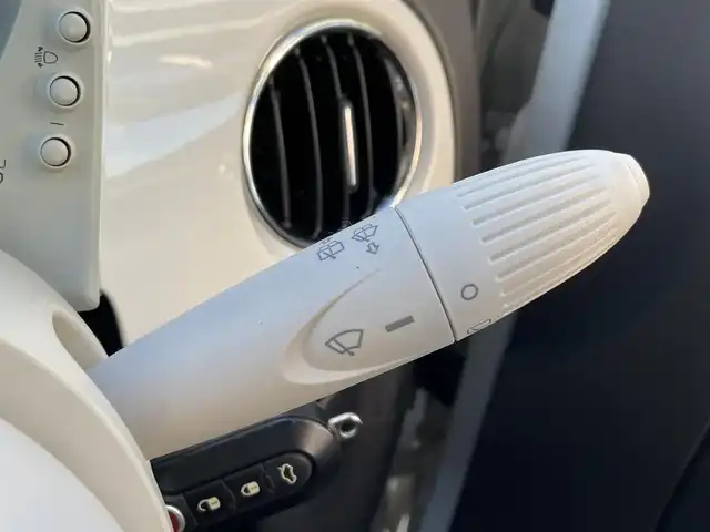 フィアット ５００ 1．2 ポップ 愛知県 2016(平28)年 4.3万km ビアンコ・ガーラ リモコンキー/社外ナビ/フルセグTV/BT/USB/ETC/社外14インチAW/ステアリングスイッチ/純正フロアマット/純正ホイールキャップ付きスタッドレス4本車載/取説、保証書