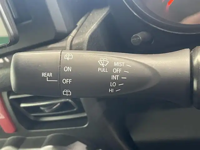 スズキ ジムニー XC 鹿児島県 2024(令6)年 0.9万km ジャングルグリーン 禁煙車/クルーズコントロール(追従走行無し)/レーンキープアシスト/誤発進抑制機能/先行車お知らせ機能/トランスファーレバー/パーキングセンサー/社外ディスプレイオーディオ/　・Bluetooth/　・AppleCarPlay/　・AndroidAuto/　・USB/　・AUX/　・AM/FM/ヒーテッドドアミラー/電動格納ミラー/コーナーセンサー