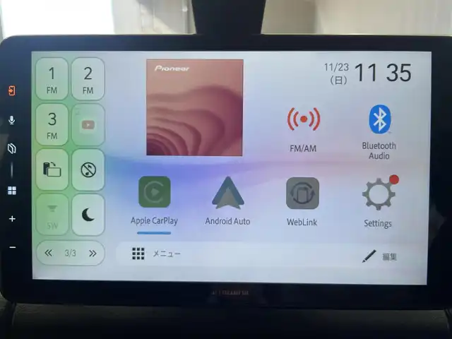 スズキ ジムニー XC 鹿児島県 2024(令6)年 0.9万km ジャングルグリーン 禁煙車/クルーズコントロール(追従走行無し)/レーンキープアシスト/誤発進抑制機能/先行車お知らせ機能/トランスファーレバー/パーキングセンサー/社外ディスプレイオーディオ/　・Bluetooth/　・AppleCarPlay/　・AndroidAuto/　・USB/　・AUX/　・AM/FM/ヒーテッドドアミラー/電動格納ミラー/コーナーセンサー