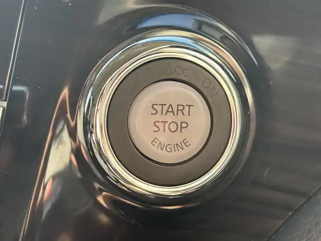 日産 エルグランド 250ハイウェイスターS 熊本県 2019(令1)年 3.8万km ブリリアントホワイトパール 純正メーカーOPナビ/・AM/FM/BT/CD/DVD/・フルセグTV/・全方位カメラ/デジタルインナーミラー/360°セーフティアシスト/・インテリジェントエマージェンシーブレーキ/・踏み間違い衝突防止アシスト/・車線逸脱警報/・車線逸脱防止支援システム/・ハイビームアシスト/・進入禁止標識検知/・インテリジェントクルーズコントロール/・インテリジェントアラウンドビューモニター/デジタルインナーミラー/ドアミラーウィンカー/ハーフレザーシート/ステアリングスイッチ/ビルトインETC/両側パワースライドドア/ドアバイザー/サンシェード/純正18インチAW/純正フロアマット/プッシュスタート/・スマートキー