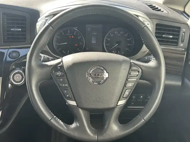 日産 エルグランド 250ハイウェイスターS 熊本県 2019(令1)年 3.8万km ブリリアントホワイトパール 純正メーカーOPナビ/・AM/FM/BT/CD/DVD/・フルセグTV/・全方位カメラ/デジタルインナーミラー/360°セーフティアシスト/・インテリジェントエマージェンシーブレーキ/・踏み間違い衝突防止アシスト/・車線逸脱警報/・車線逸脱防止支援システム/・ハイビームアシスト/・進入禁止標識検知/・インテリジェントクルーズコントロール/・インテリジェントアラウンドビューモニター/デジタルインナーミラー/ドアミラーウィンカー/ハーフレザーシート/ステアリングスイッチ/ビルトインETC/両側パワースライドドア/ドアバイザー/サンシェード/純正18インチAW/純正フロアマット/プッシュスタート/・スマートキー
