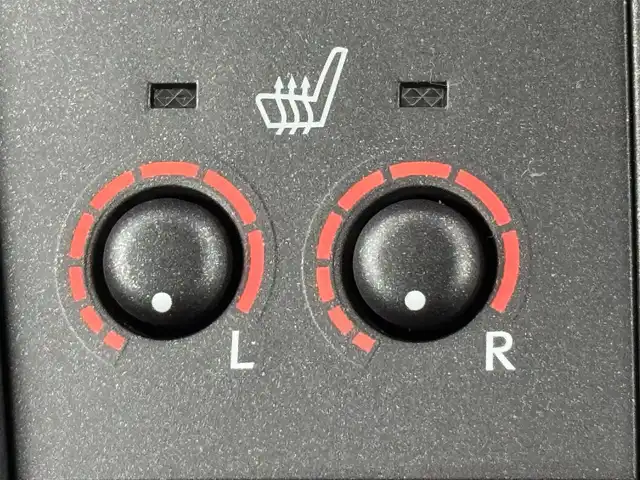 レクサス ＣＴ 200h バージョンC 福岡県 2021(令3)年 1.4万km ソニッククォーツ ワンオーナー　/純正１２．３型ナビ／フルセグＴＶ　/バックカメラ　/ＥＴＣ　/前後ドラレコ　/レーダークルコン　/コーナーセンサー　/衝突被害軽減　/レーンキープ　/アクセル踏み間違い防止　/オートマチックハイビーム　/パドルシフト　/シートヒーター　/パワーシート　/LEDヘッドライト　/純正１６インチアルミホイール