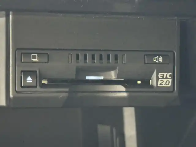 レクサス ＣＴ 200h バージョンC 福岡県 2021(令3)年 1.4万km ソニッククォーツ ワンオーナー　/純正１２．３型ナビ／フルセグＴＶ　/バックカメラ　/ＥＴＣ　/前後ドラレコ　/レーダークルコン　/コーナーセンサー　/衝突被害軽減　/レーンキープ　/アクセル踏み間違い防止　/オートマチックハイビーム　/パドルシフト　/シートヒーター　/パワーシート　/LEDヘッドライト　/純正１６インチアルミホイール