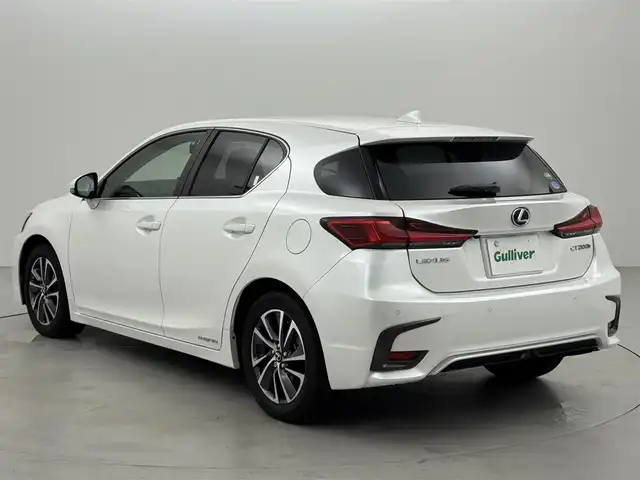 レクサス ＣＴ 200h バージョンC 福岡県 2021(令3)年 1.4万km ソニッククォーツ ワンオーナー　/純正１２．３型ナビ／フルセグＴＶ　/バックカメラ　/ＥＴＣ　/前後ドラレコ　/レーダークルコン　/コーナーセンサー　/衝突被害軽減　/レーンキープ　/アクセル踏み間違い防止　/オートマチックハイビーム　/パドルシフト　/シートヒーター　/パワーシート　/LEDヘッドライト　/純正１６インチアルミホイール