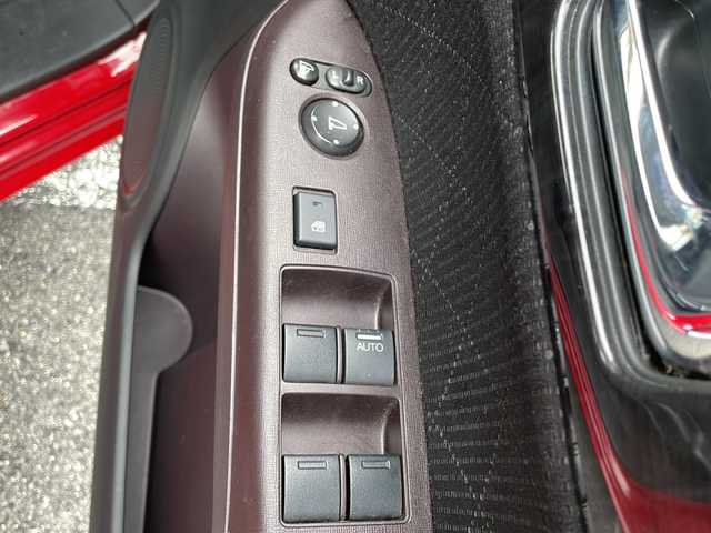 ホンダ Ｎ ＯＮＥ プレミアム Lパッケージ 長野県 2013(平25)年 9.5万km ミラノレッド (株)IDOMが運営する【じしゃロン長野店】の自社ローン専用車両になります。こちらは現金またはオートローンご利用時の価格です。自社ローンご希望の方は別途その旨お申付け下さい/純正ナビ/Bluetooth/ETC/バックカメラ/4WD/純正フロアマット/横滑り防止/盗難防止/オートライト