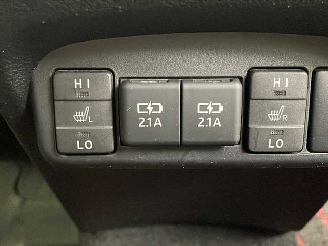 トヨタ シエンタ G クエロ 茨城県 2019(平31)年 5.1万km ブラックマイカ/センシュアルレッドマイカ ナビ　フルセグＴＶ　Bluetooth　バックモニター　両側電動スライドドア　トヨタセーフティセンス　レーンキープアシスト　ＬＥＤヘッドランプ　シートヒーター　ステアリングヒーター