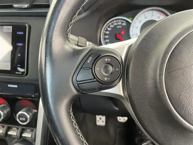 トヨタ ８６ GT リミテッド 大分県 2017(平29)年 8.6万km アイスシルバーメタリック ワンオーナ/社外ナビ/（フルセグ/CD/DVD/Bluetooth）/ハーフレザーシート/前席シートヒーター/クルーズコントロール/6速マニュアル/ステアリングスイッチ/オートライト/LEDヘッドライト/スマートキー・プッシュスタート/純正アルミホイール/電動格納ミラー/保証書・取扱説明書