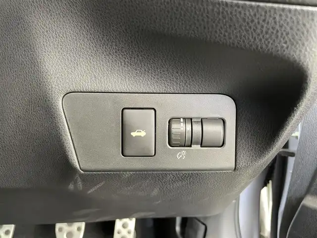 トヨタ ８６ GT リミテッド 大分県 2017(平29)年 8.6万km アイスシルバーメタリック ワンオーナ/社外ナビ/（フルセグ/CD/DVD/Bluetooth）/ハーフレザーシート/前席シートヒーター/クルーズコントロール/6速マニュアル/ステアリングスイッチ/オートライト/LEDヘッドライト/スマートキー・プッシュスタート/純正アルミホイール/電動格納ミラー/保証書・取扱説明書