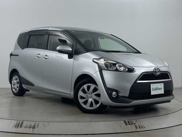 トヨタ シエンタ G 埼玉県 2015(平27)年 2.3万km シルバーM トヨタセーフティセンス/純正メモリナビ(型式：NSCP-W64)/CD/DVD/Bluetooth/フルセグ/ビルトインETC/前後ドライづレコーダー/両側パワースライドドア/HIDヘッドライト/フォグランプ/プッシュスタート/スマートキー/スペアキー1本