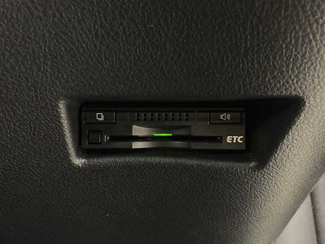 トヨタ シエンタ G 埼玉県 2015(平27)年 2.3万km シルバーM トヨタセーフティセンス/純正メモリナビ(型式：NSCP-W64)/CD/DVD/Bluetooth/フルセグ/ビルトインETC/前後ドライづレコーダー/両側パワースライドドア/HIDヘッドライト/フォグランプ/プッシュスタート/スマートキー/スペアキー1本