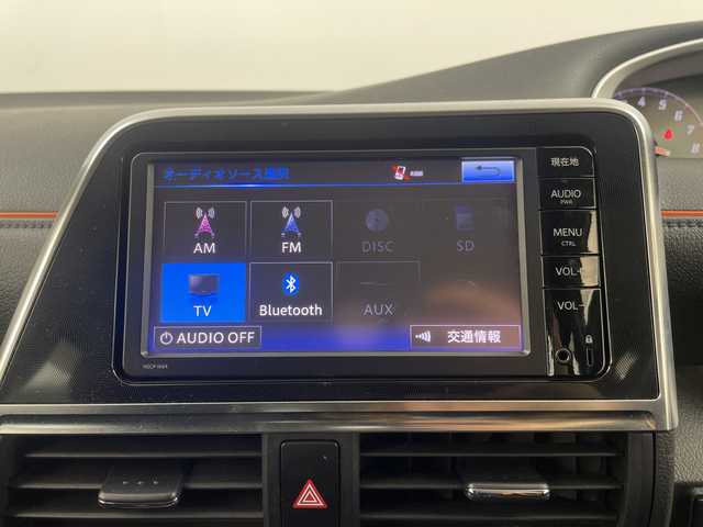 トヨタ シエンタ G 埼玉県 2015(平27)年 2.3万km シルバーM トヨタセーフティセンス/純正メモリナビ(型式：NSCP-W64)/CD/DVD/Bluetooth/フルセグ/ビルトインETC/前後ドライづレコーダー/両側パワースライドドア/HIDヘッドライト/フォグランプ/プッシュスタート/スマートキー/スペアキー1本