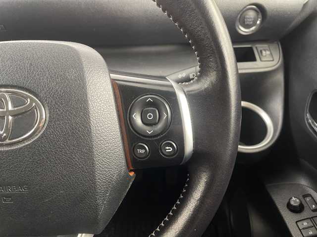 トヨタ シエンタ G 埼玉県 2015(平27)年 2.3万km シルバーM トヨタセーフティセンス/純正メモリナビ(型式：NSCP-W64)/CD/DVD/Bluetooth/フルセグ/ビルトインETC/前後ドライづレコーダー/両側パワースライドドア/HIDヘッドライト/フォグランプ/プッシュスタート/スマートキー/スペアキー1本