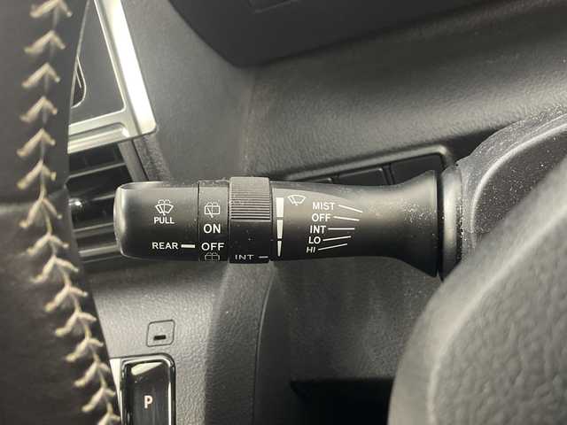 トヨタ シエンタ G 埼玉県 2015(平27)年 2.3万km シルバーM トヨタセーフティセンス/純正メモリナビ(型式：NSCP-W64)/CD/DVD/Bluetooth/フルセグ/ビルトインETC/前後ドライづレコーダー/両側パワースライドドア/HIDヘッドライト/フォグランプ/プッシュスタート/スマートキー/スペアキー1本