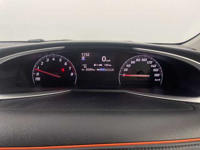 トヨタ シエンタ G 埼玉県 2015(平27)年 2.3万km シルバーM トヨタセーフティセンス/純正メモリナビ(型式：NSCP-W64)/CD/DVD/Bluetooth/フルセグ/ビルトインETC/前後ドライづレコーダー/両側パワースライドドア/HIDヘッドライト/フォグランプ/プッシュスタート/スマートキー/スペアキー1本