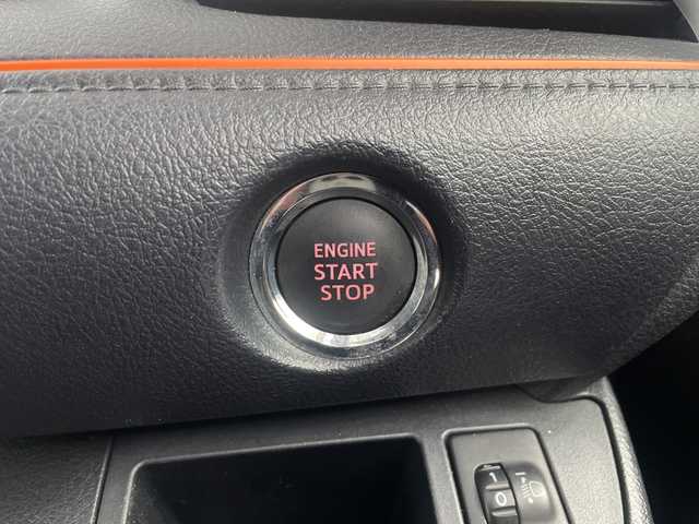 トヨタ シエンタ G 埼玉県 2015(平27)年 2.3万km シルバーM トヨタセーフティセンス/純正メモリナビ(型式：NSCP-W64)/CD/DVD/Bluetooth/フルセグ/ビルトインETC/前後ドライづレコーダー/両側パワースライドドア/HIDヘッドライト/フォグランプ/プッシュスタート/スマートキー/スペアキー1本