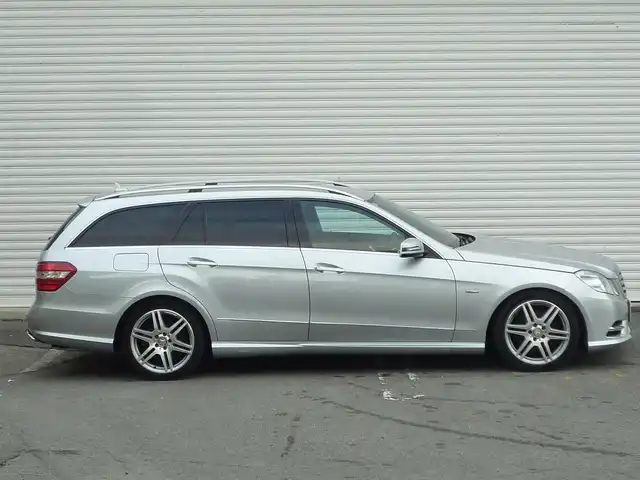 メルセデス・ベンツ Ｅ２５０ ブルーエフィシェンシー W AVG 和歌山県 2013(平25)年 11万km シルバー 純正ナビ/　BT/TV/CD/DVD/AM/FM/バックカメラ/前席パワーシート/シートメモリ/全席シートヒーター/純正18インチアルミホイール/HIDオートライト/パドルシフト/純正ETC/スマートキー/スペアキーX1/取扱説明書/保証書